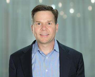 Kinzer_Final_Headshot2