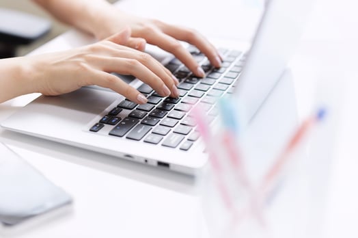 【図解】Google フォームで自動返信を設定するには?3通りの手順を解説