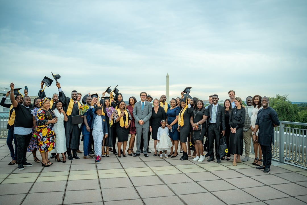 DC grad 1 (1)