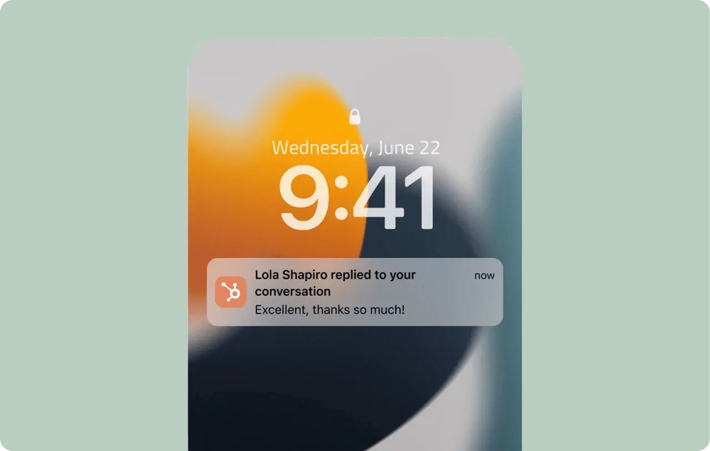 HubSpot mobile app showing push notification