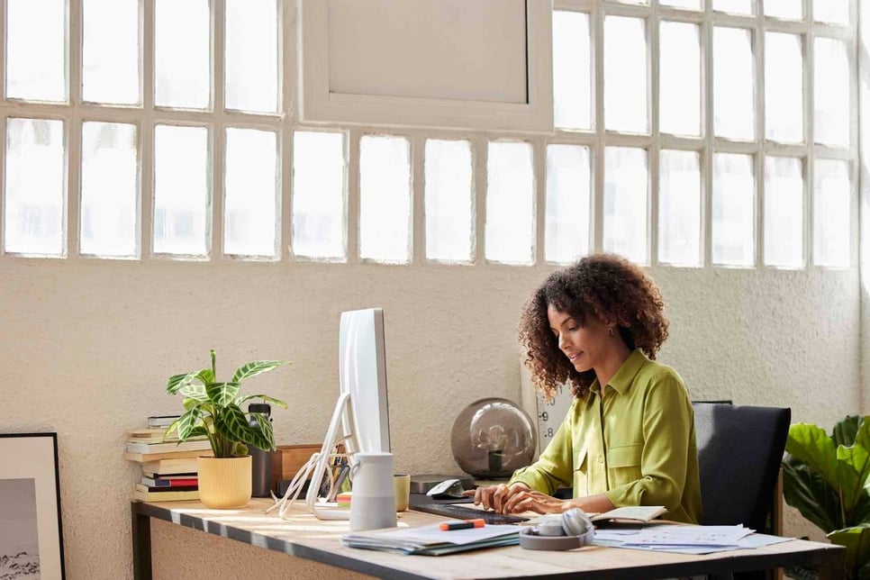 woman adding an image to her email signature