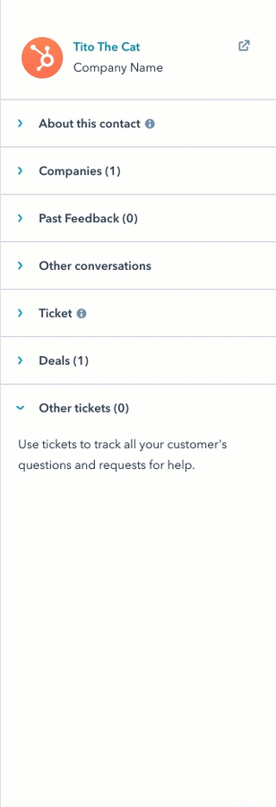 Image GIF affichant les propriétés d’un ticket. L’utilisateur développe divers menus qui révèlent plus de propriétés.