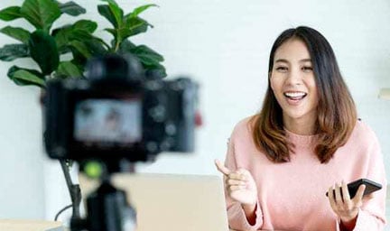 Youtube vs. Facebook Live