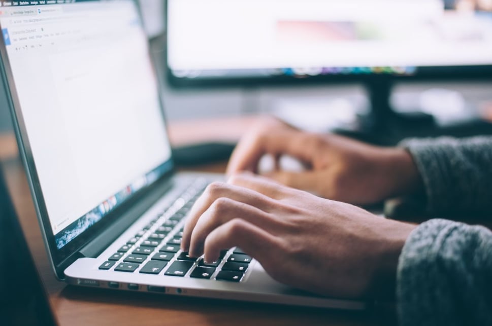 como escrever email profissional outlook