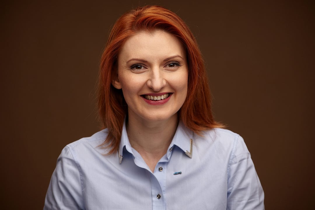 Mia-Negru_Headshot