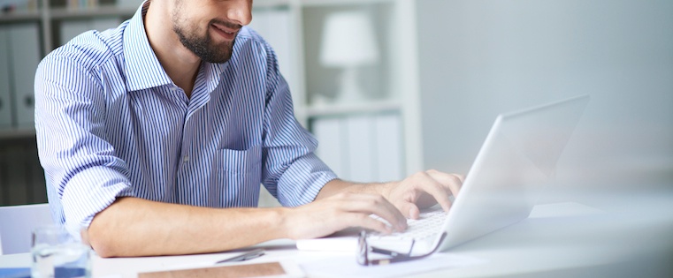 man_on_computer