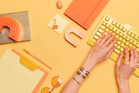 Descubra os 8 segredos de criação de conteúdo para atrair e converter leads para o seu negócio!