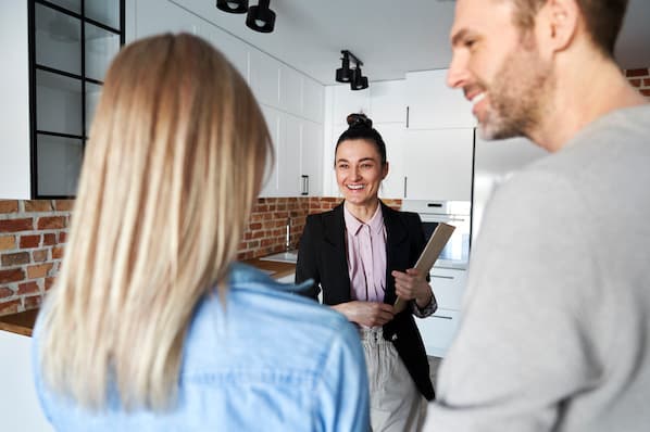 real-estate-agent-bios-FI (1)