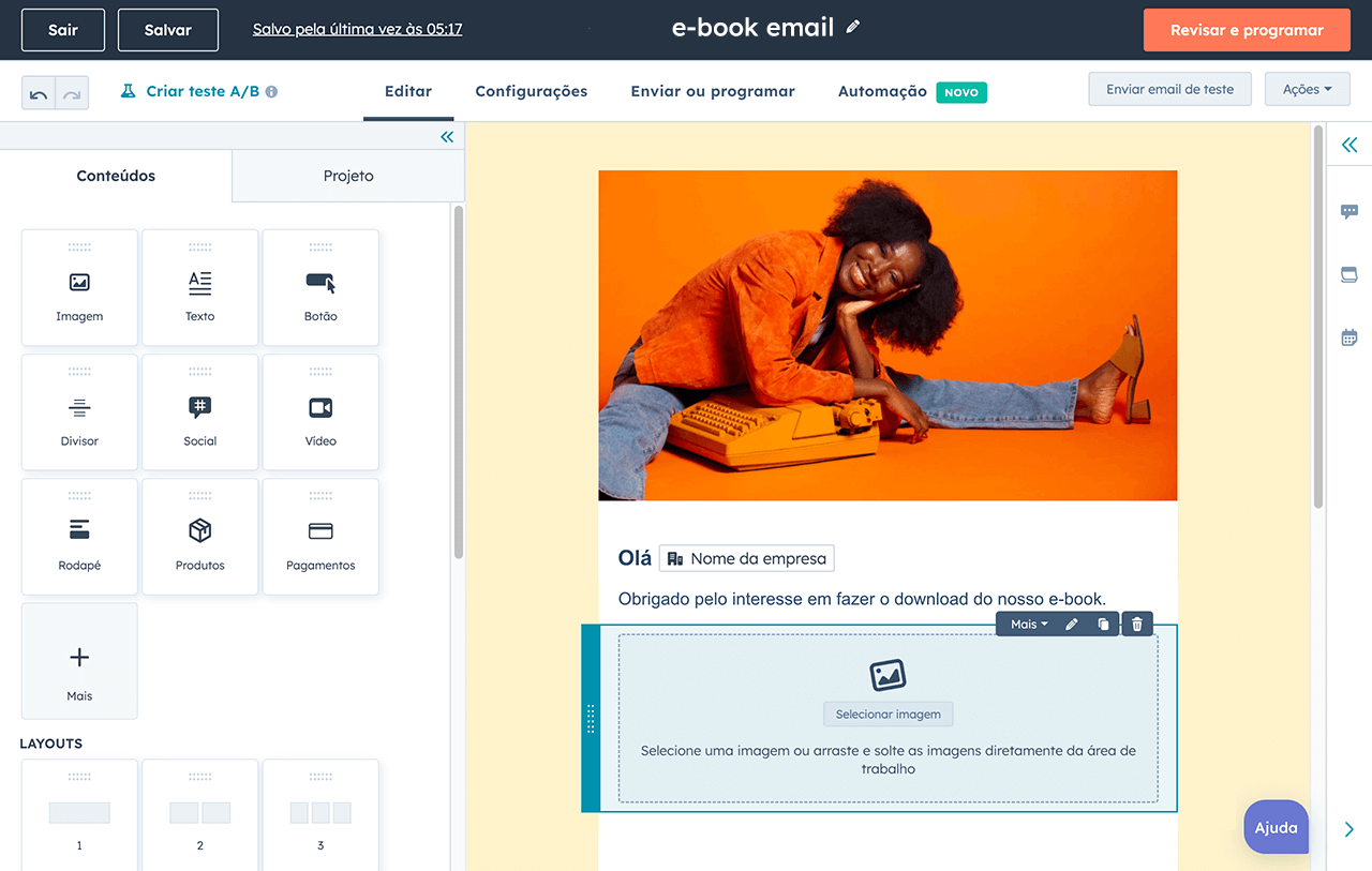 software de e-mail marketing da HubSpot - captura de tela da função de arrastar e soltar 
