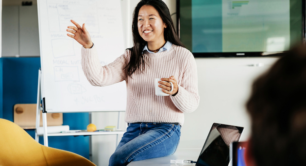 10 Sales Pitch Examples (Plus Tips on How to Write Your Own)