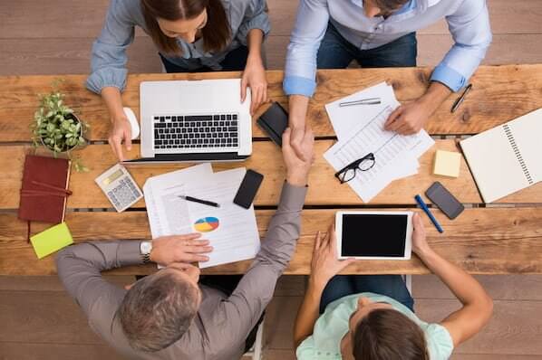 Guía definitiva para los acuerdos de nivel de servicio (con ejemplos)